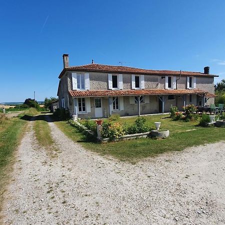 Grande Maison Avec Jardin, Animaux,Au Calme Yviers エクステリア 写真