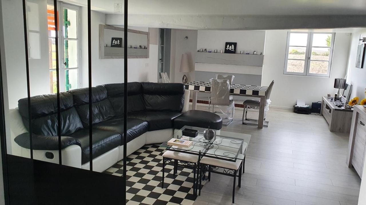 Grande Maison Avec Jardin, Animaux,Au Calme Yviers エクステリア 写真