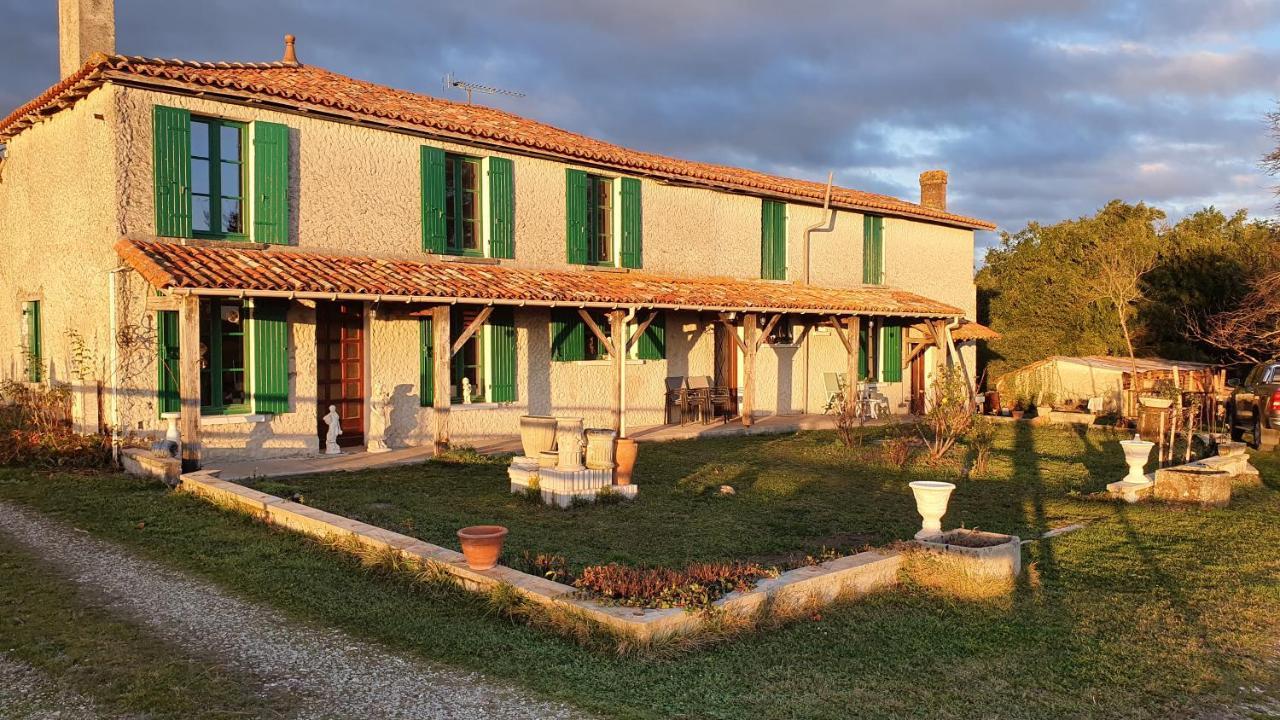 Grande Maison Avec Jardin, Animaux,Au Calme Yviers エクステリア 写真