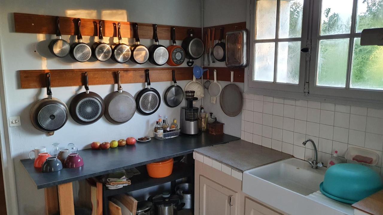 Grande Maison Avec Jardin, Animaux,Au Calme Yviers エクステリア 写真