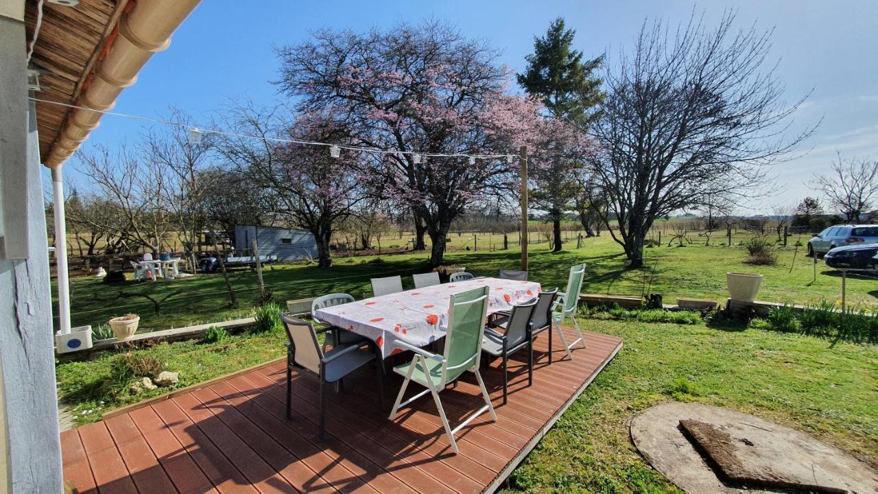 Grande Maison Avec Jardin, Animaux,Au Calme Yviers エクステリア 写真
